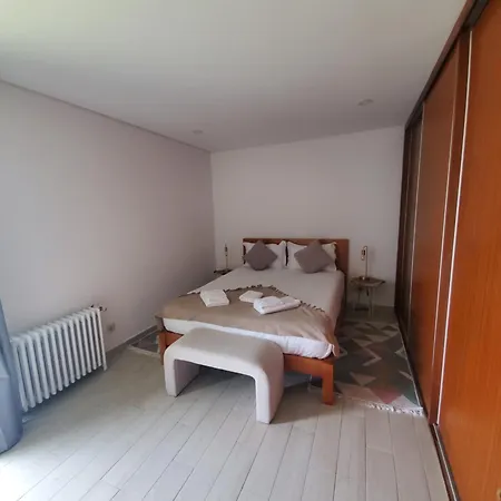 Ribeiro Guest house *